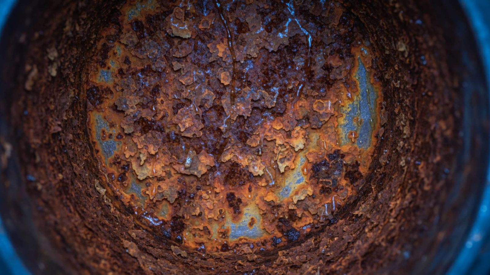 260217_CERTANIA_Biotec_AI_rusty_pipe_interior 260217_CERTANIA_Biotec_AI_rusty_pipe_interior